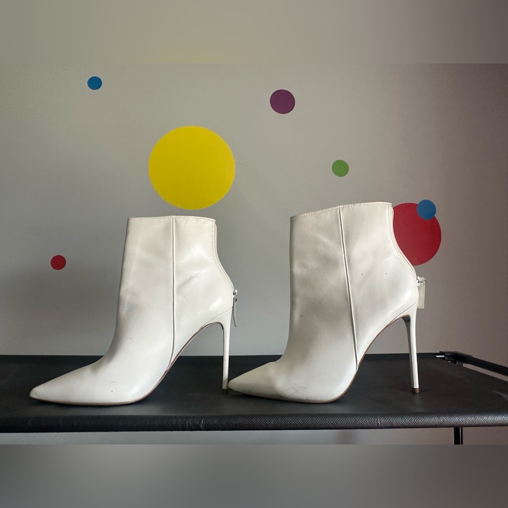 Cape Robbin White Stiletto Heeled Boots
